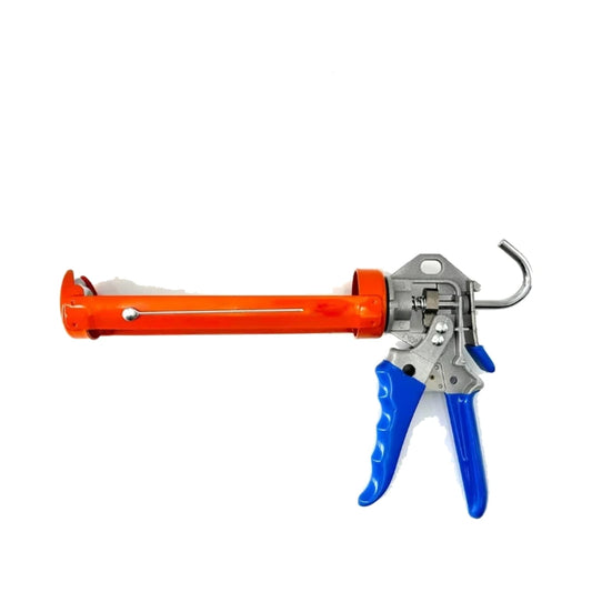 Pistola de calafateo naranja con mango azul y gatillo metálico