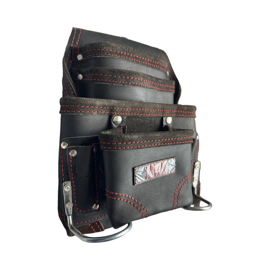 USA Pro Tools SST-1110 bolsa de cuero negra con costuras rojas vista tres cuartos